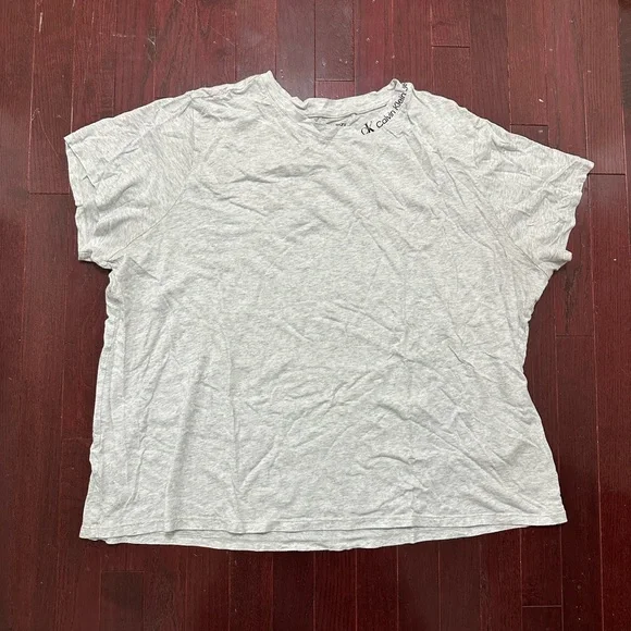 Calvin Klein top - Picture 1 of 3